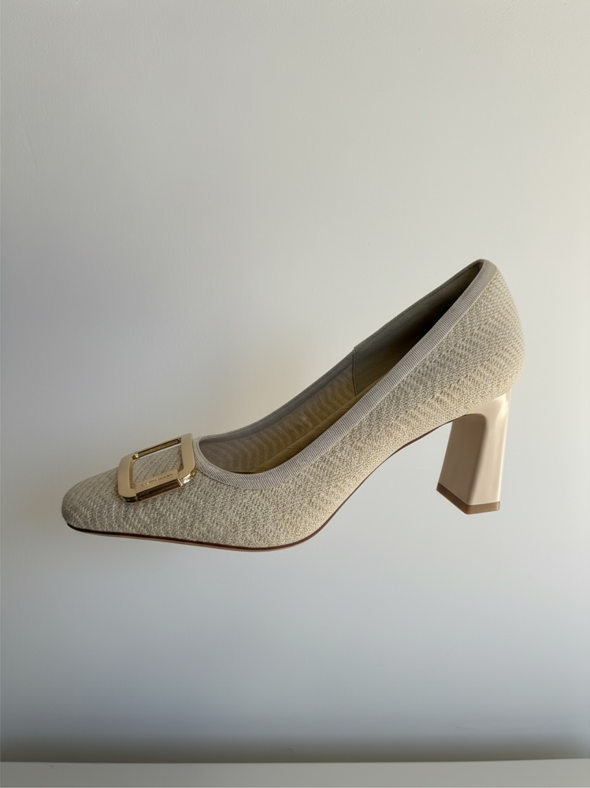 Preloved Cosy Island Heels Size 5.5 Cream