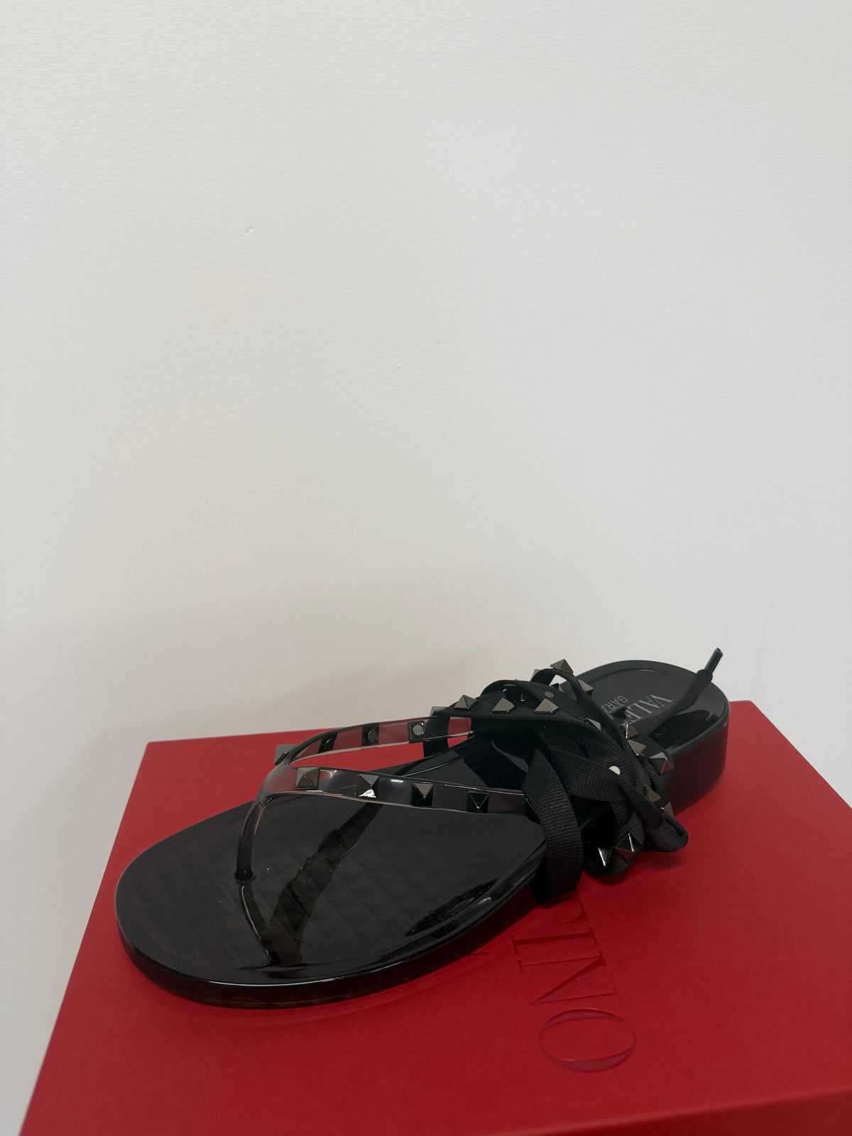 Preloved Valentino Garavani Rubber Sandals Size 39 (Generous) Black