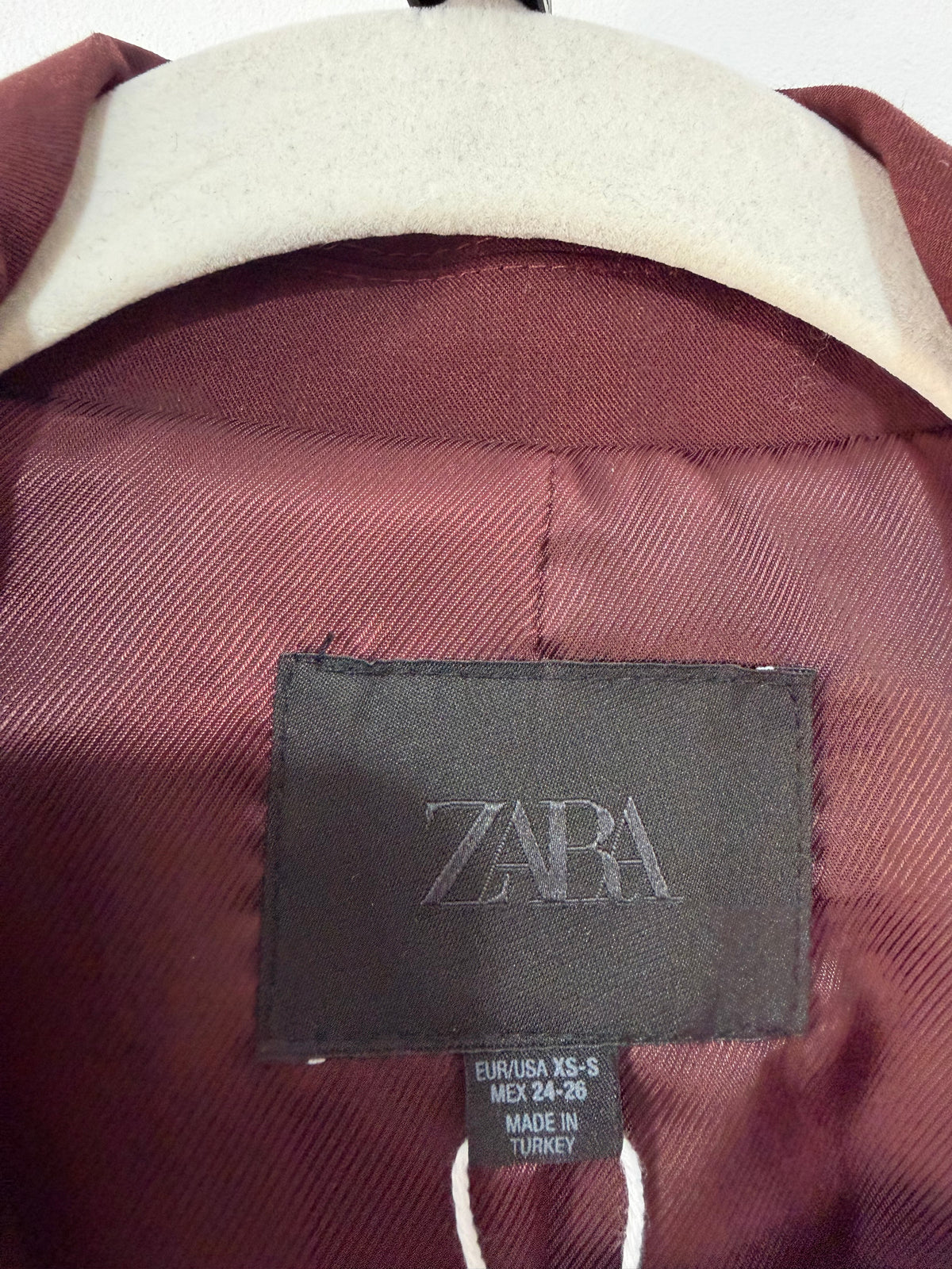 Preloved Zara Blazer Size XS-S but actually fits 12-14 Burgundy