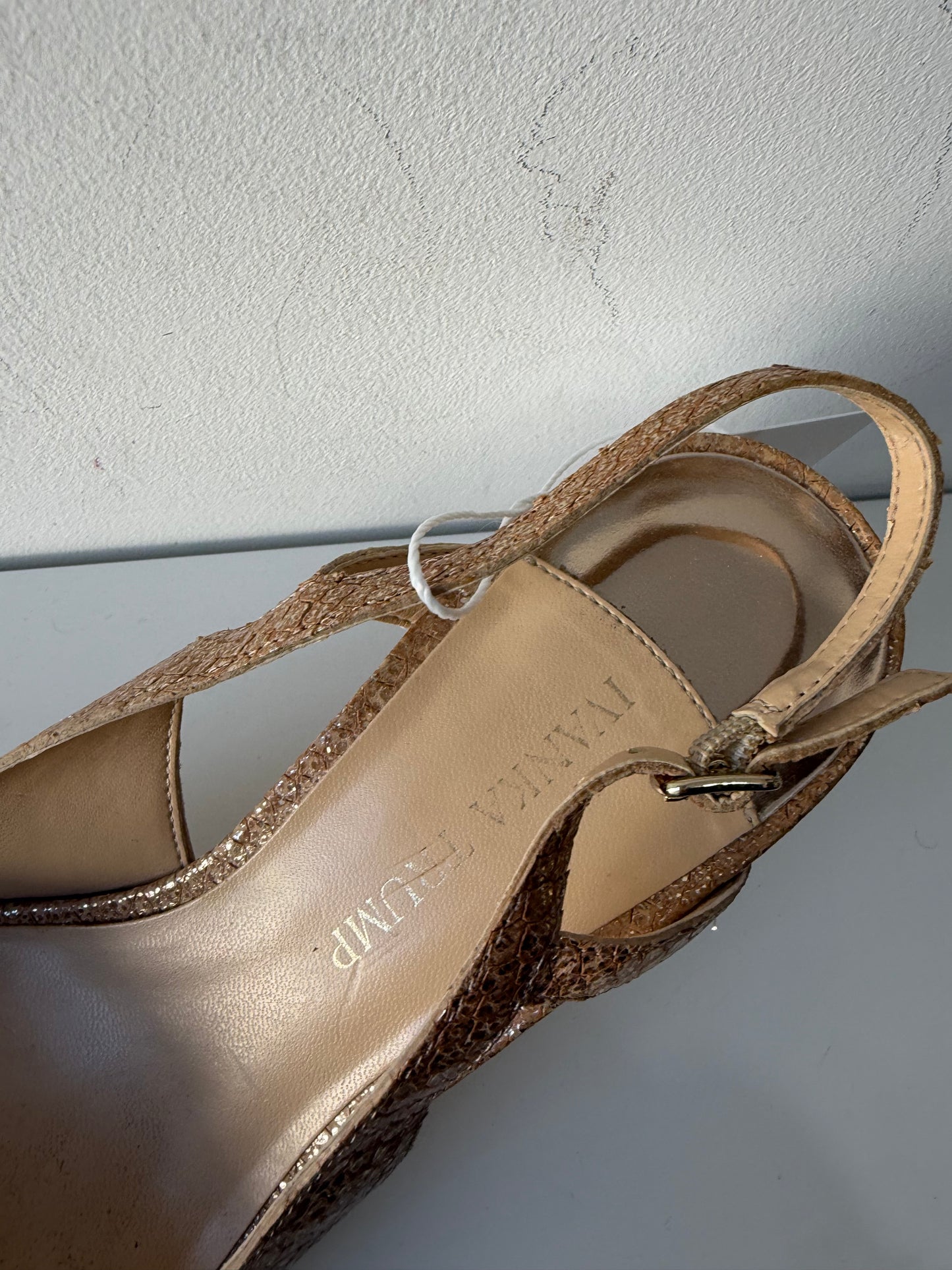 Preloved Ivanka Trump Heels Size 41 - UK 7.5/8 Gold