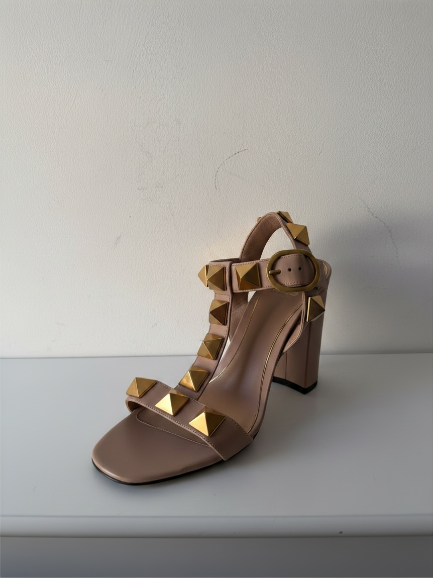 Preloved Valentino Garavani Heels Size 6 - 39 Nude/Pink