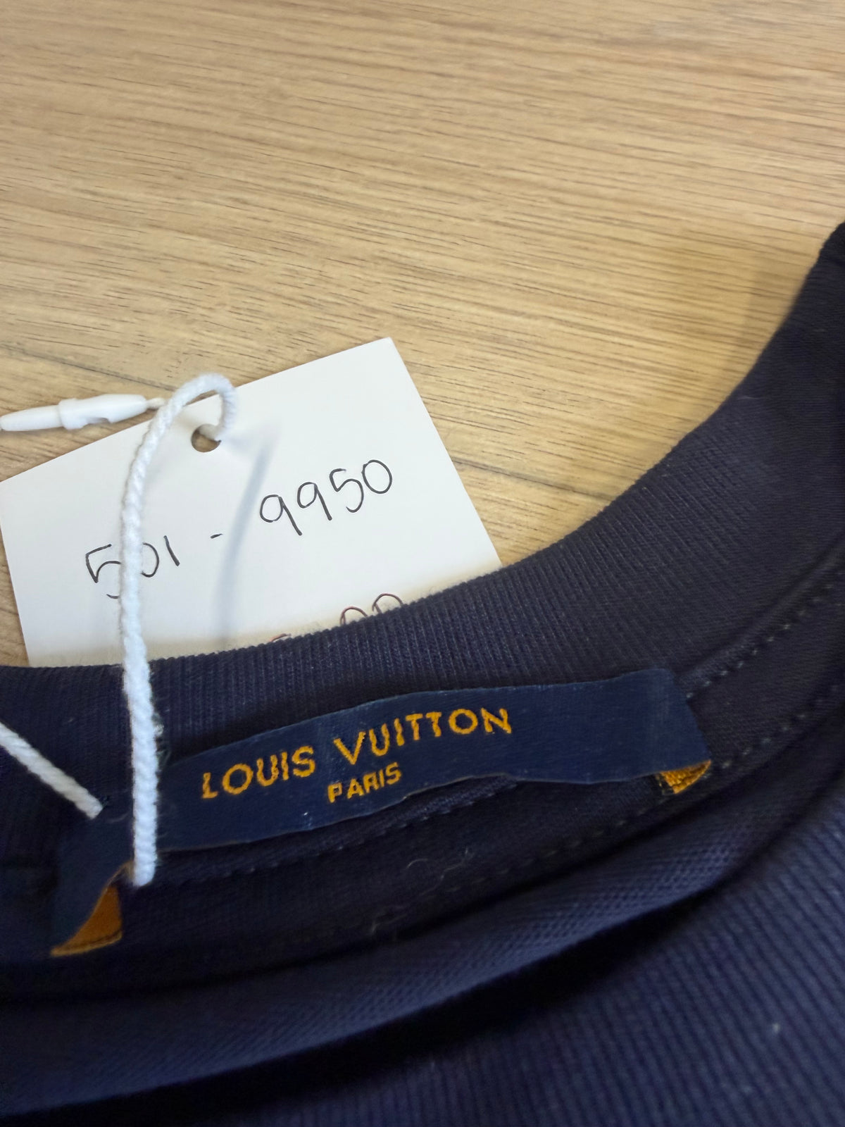 Preloved Louis Vuitton Men's T-Shirt Size L Navy