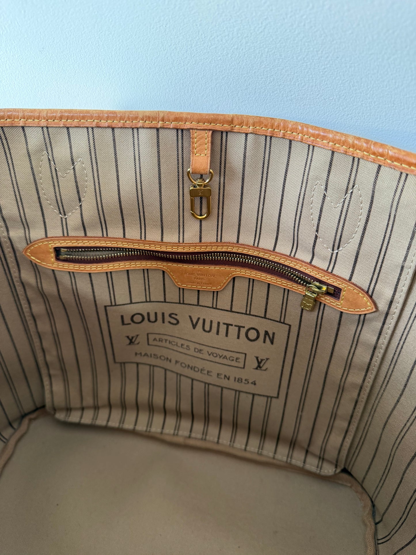 Pre-loved Monogram Neverfull MM Louis Vuitton Handbag