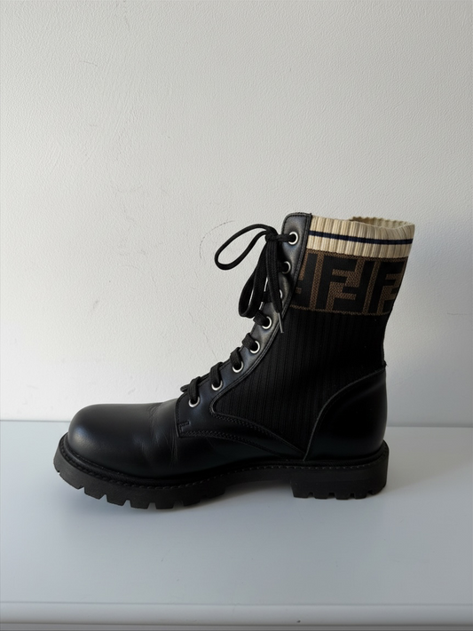 Preloved Fendi Boots Size 37 UK 4 Black and Brown