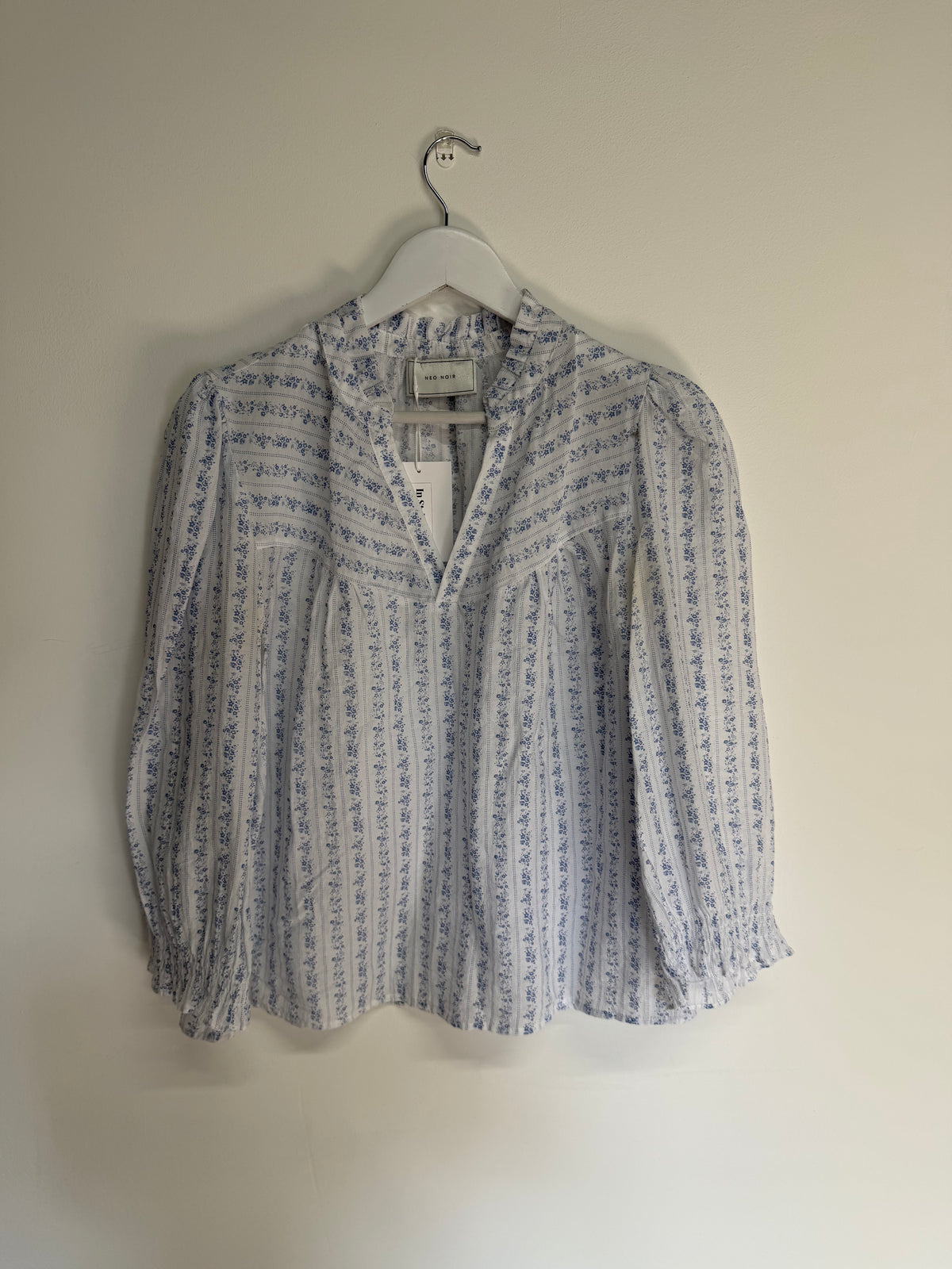Preloved Neo Noir Blouse, Size 12 White and Blue