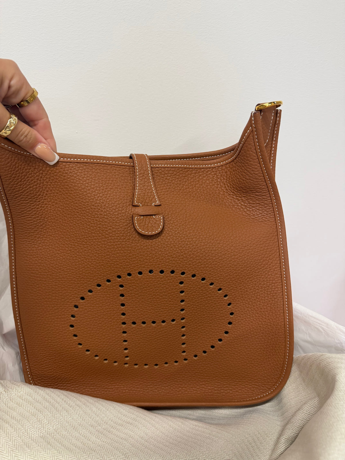Preloved BRAND NEW Hermes Handbag 29 Gold