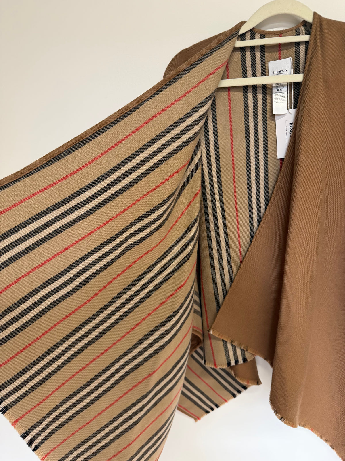 Preloved Burberry Poncho One Size Beige with original pattern