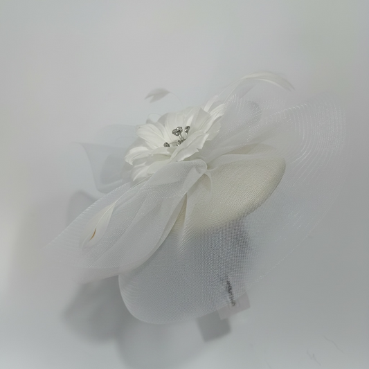 Preloved, White NEW Snoxell & Gwyther Fascinator/Hat, Ascot