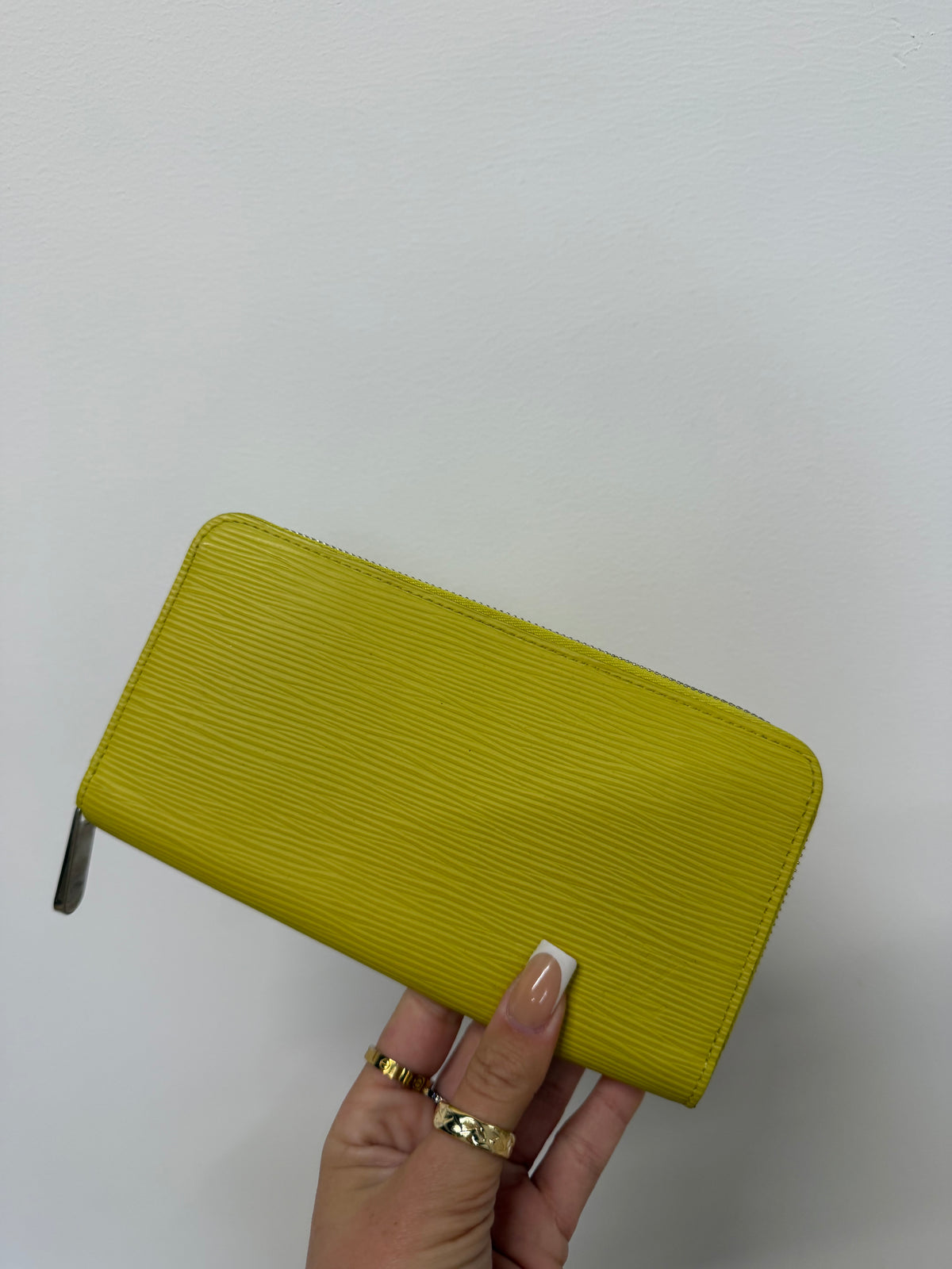 Preloved Louis Vuitton Purse Long Vernis Yellow