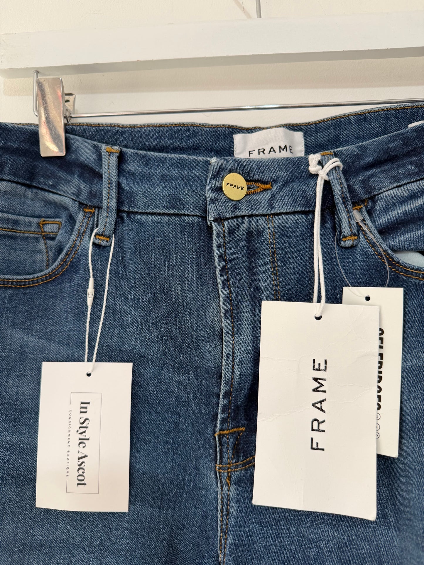 Preloved BNWT Le Mini Boot  Frame Jeans, W31