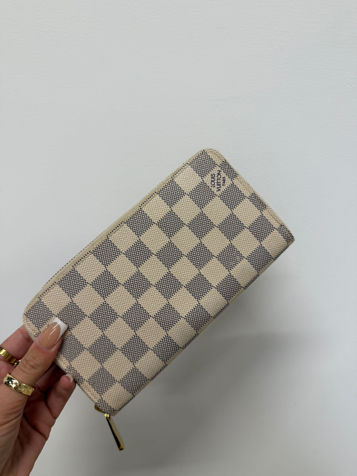 Preloved Louis Vuitton Long Purse Long Damier Azure