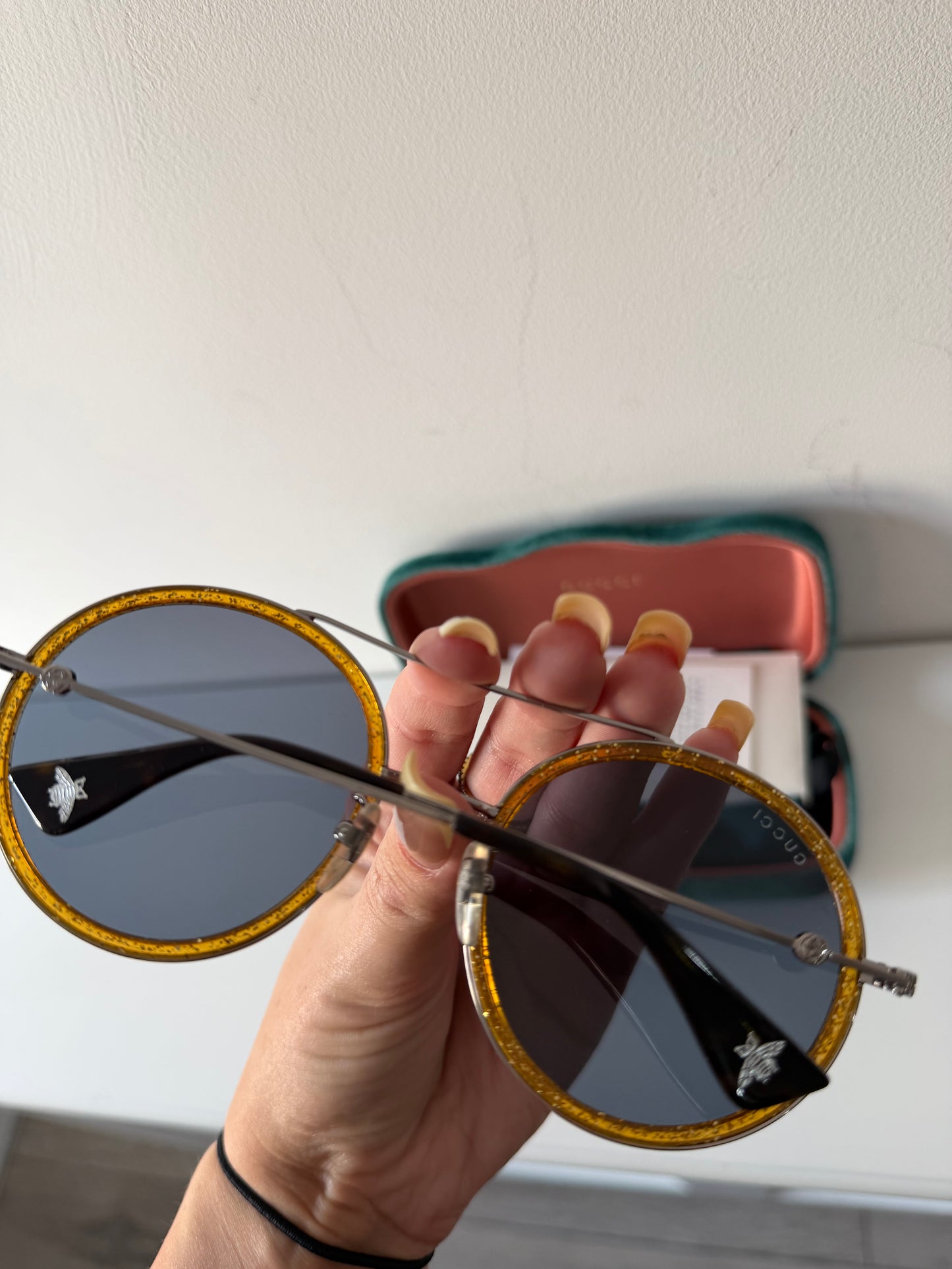 Pre-owned, Black/Gold Gucci Sunglasses