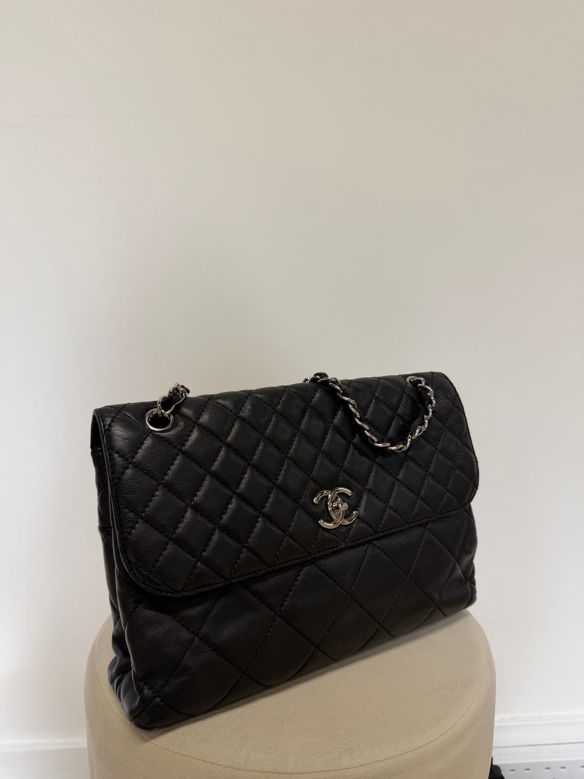 Preloved Chanel Handbag Jumbo Black