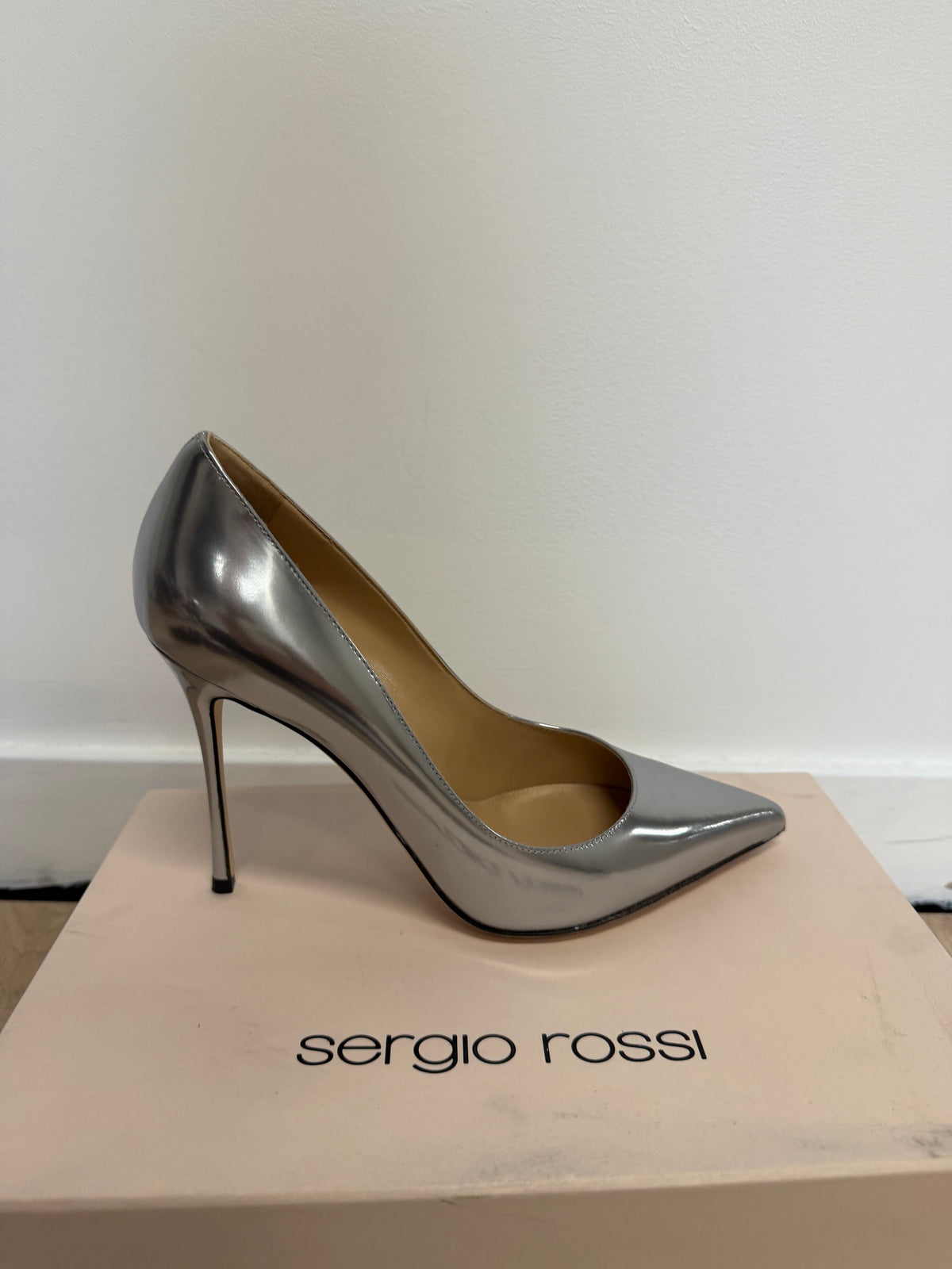 Preloved Sergio Rossi heels Size 39 uk 6 silver