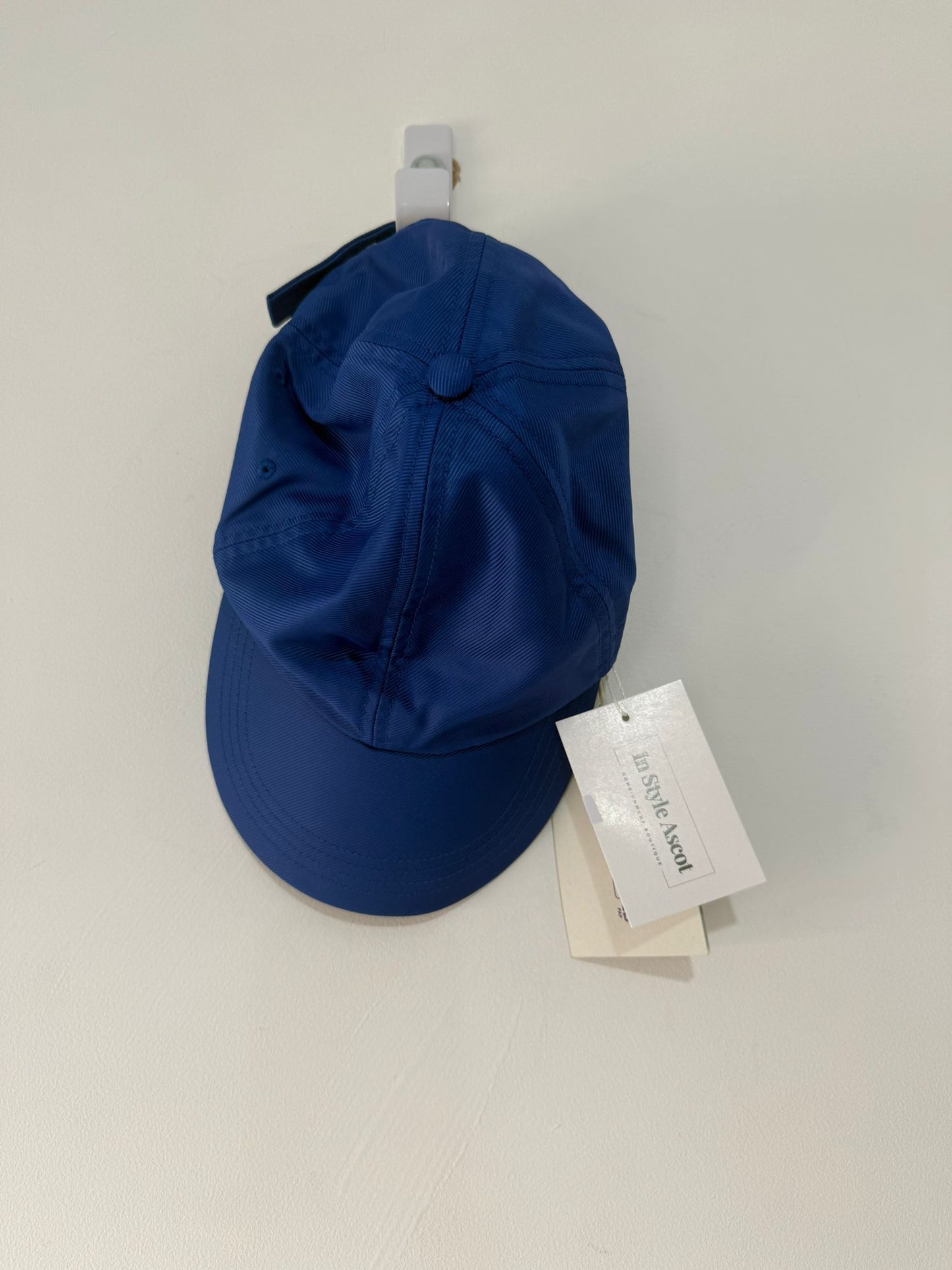 Preloved NEW Blue Burberry Cap