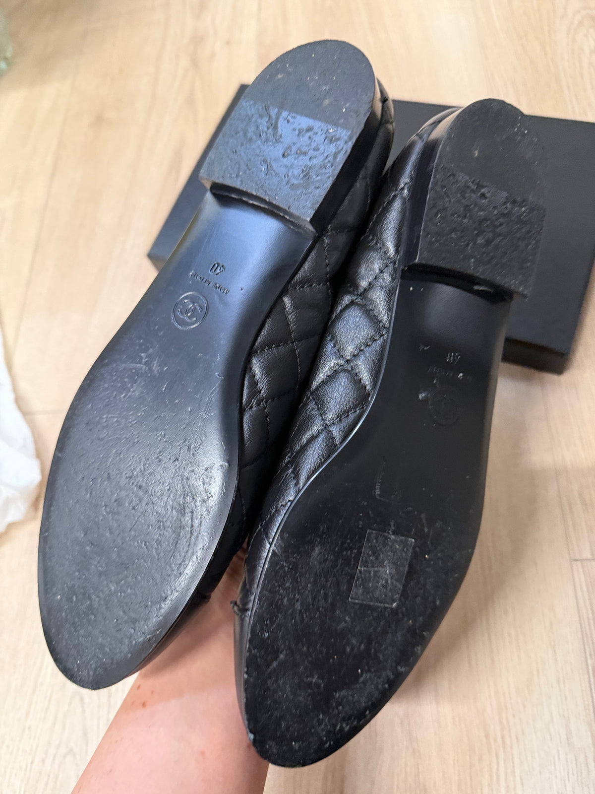Preloved Chanel Flats Size 7 Black (40)