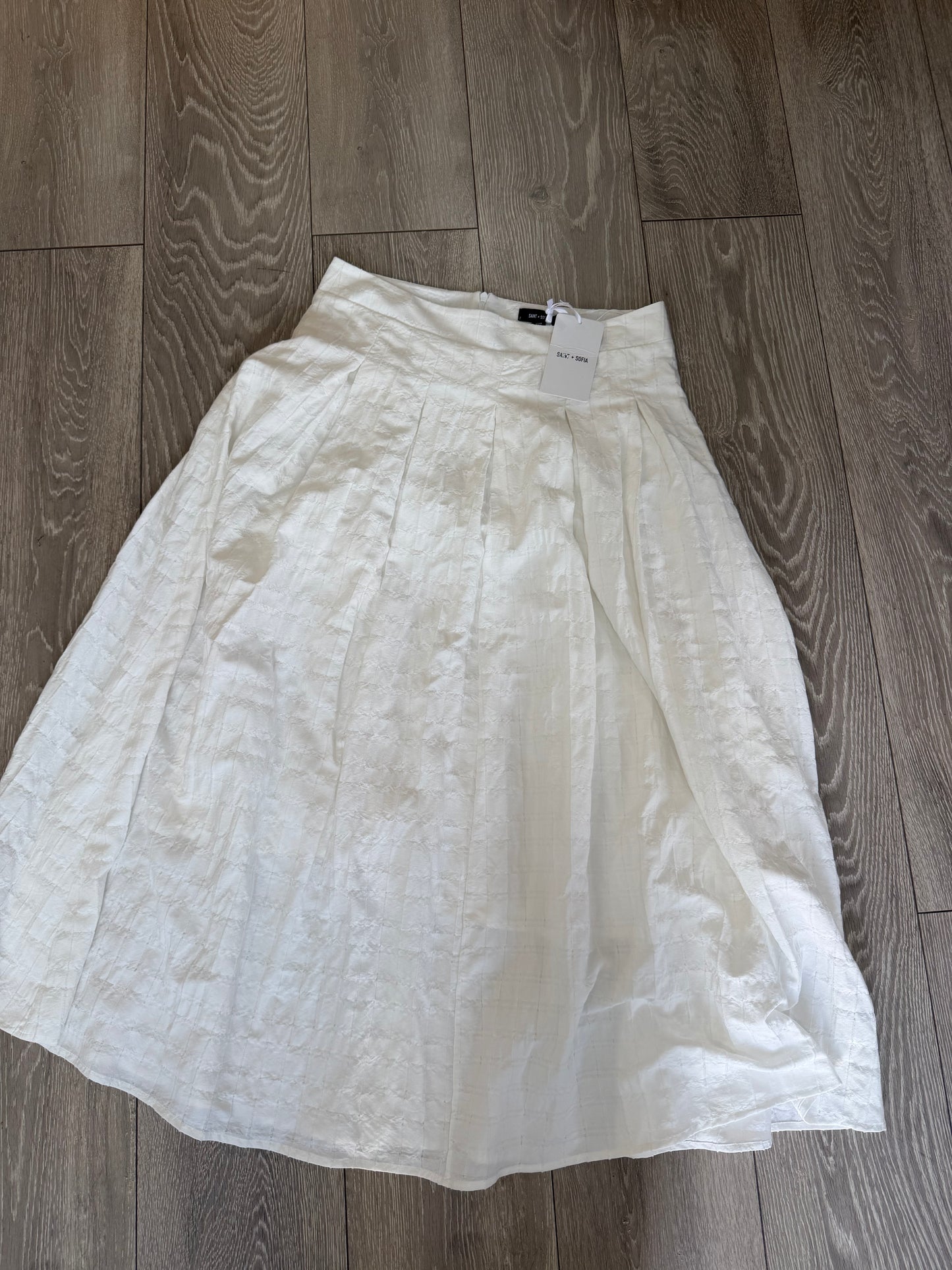 Preloved BRAND NEW Saint + Sofia Skirt Size 12 White