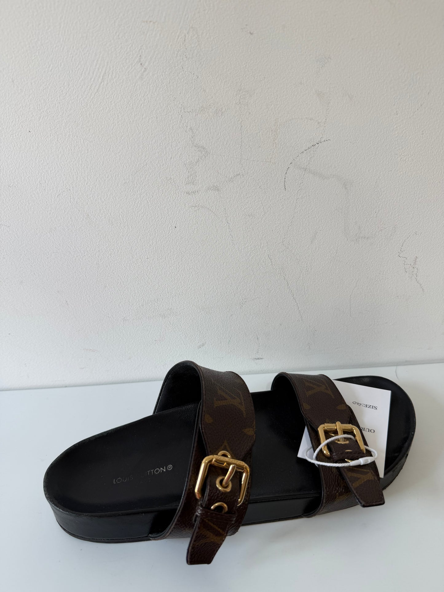Preloved Black Louis Vuitton Sandals, Size 40