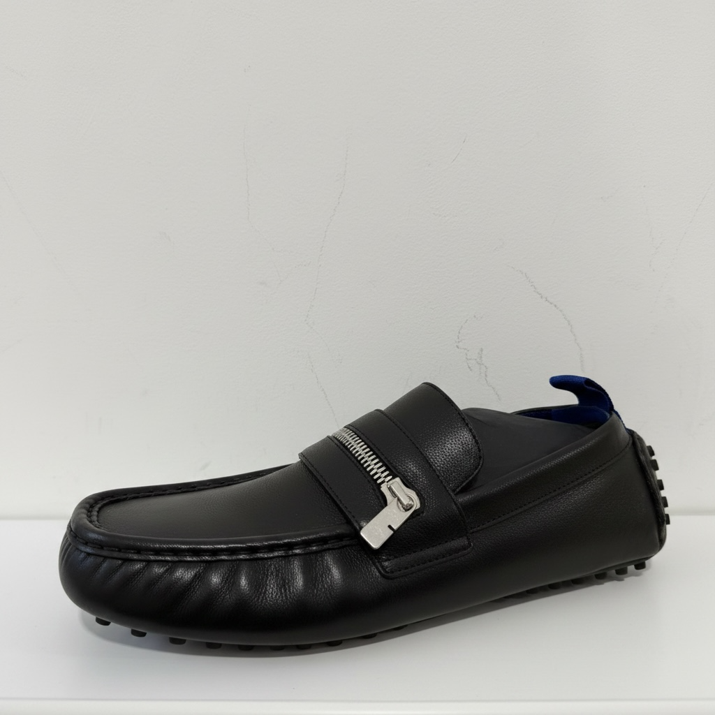 Pre-owned, NEW, Black Burberry Drivers Loafers, Size 44