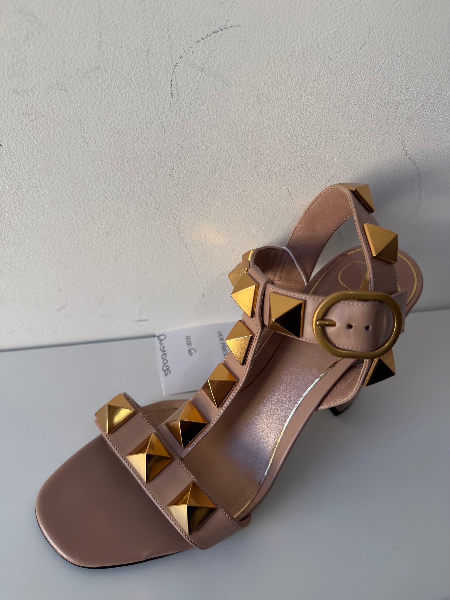 Preloved Valentino Garavani Heels Size 6 - 39 Nude/Pink