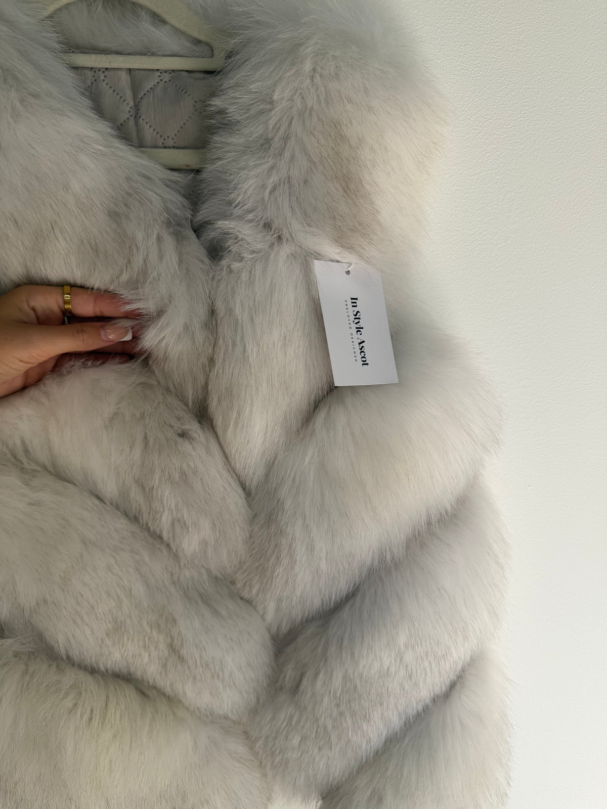 Preloved Gilet Size Small White