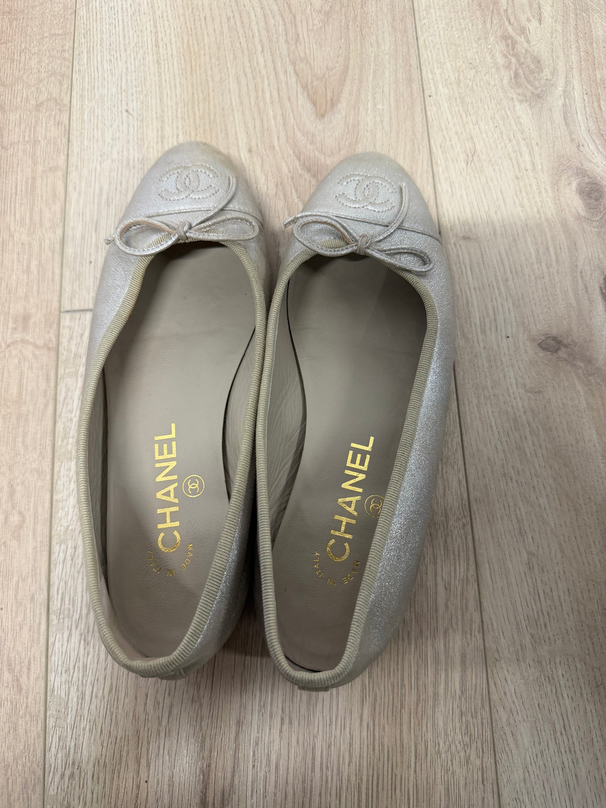 Preloved Chanel Ballet Flats Size 3 Silver/Gold