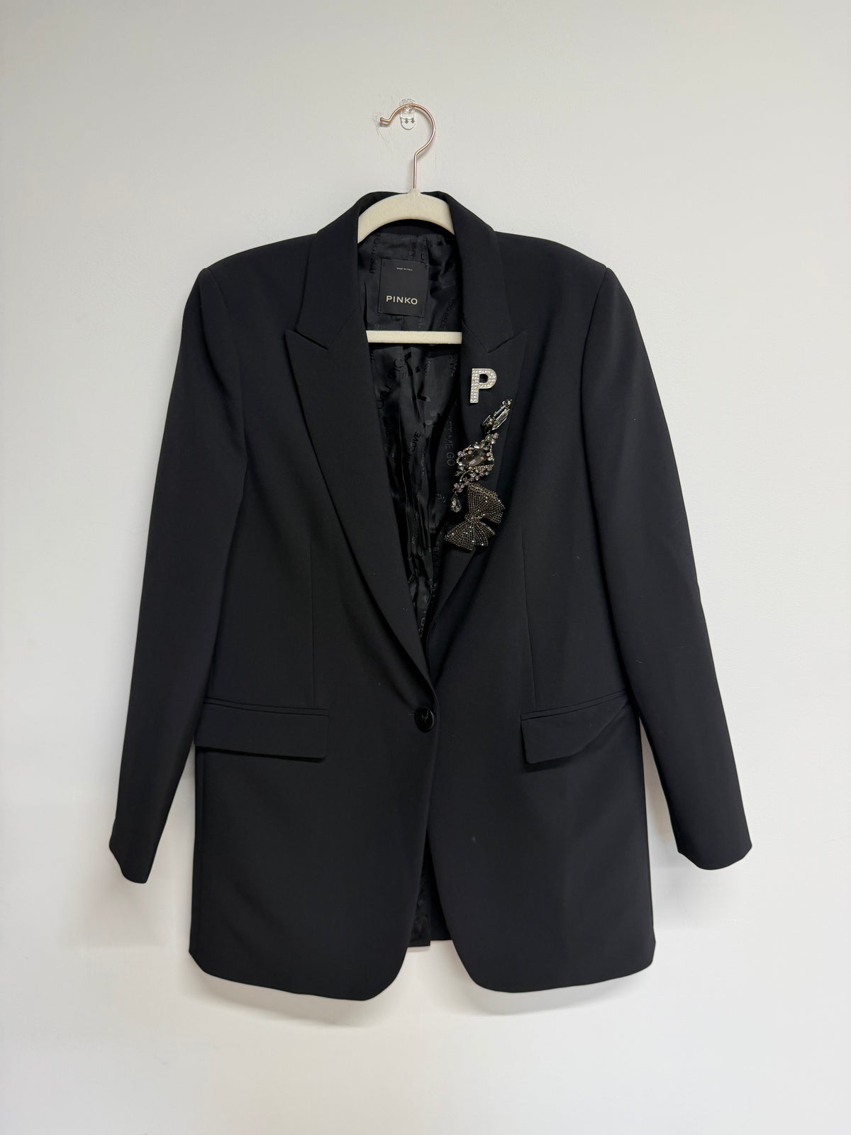 Preloved Pinko Blazer UK 8 Black with stunning diamond brooches