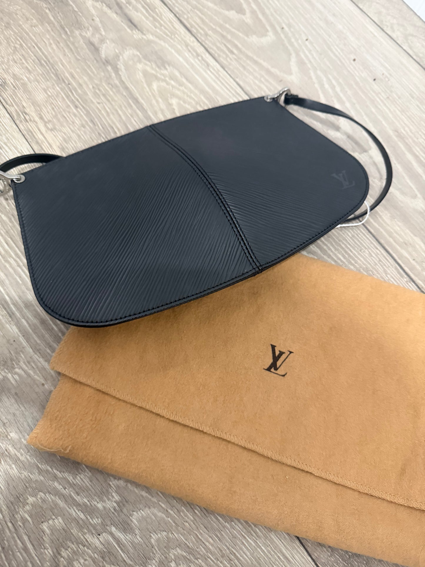 Epi Leather Louis Vuitton Shoulder Bag