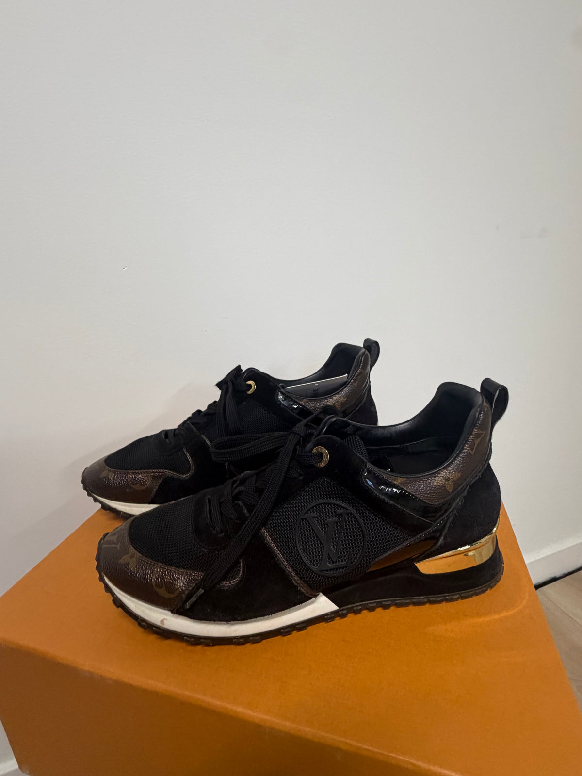 Preloved Louis Vuitton Trainers Size 6.5 - 39.5 (Can fit 7) Monogram
