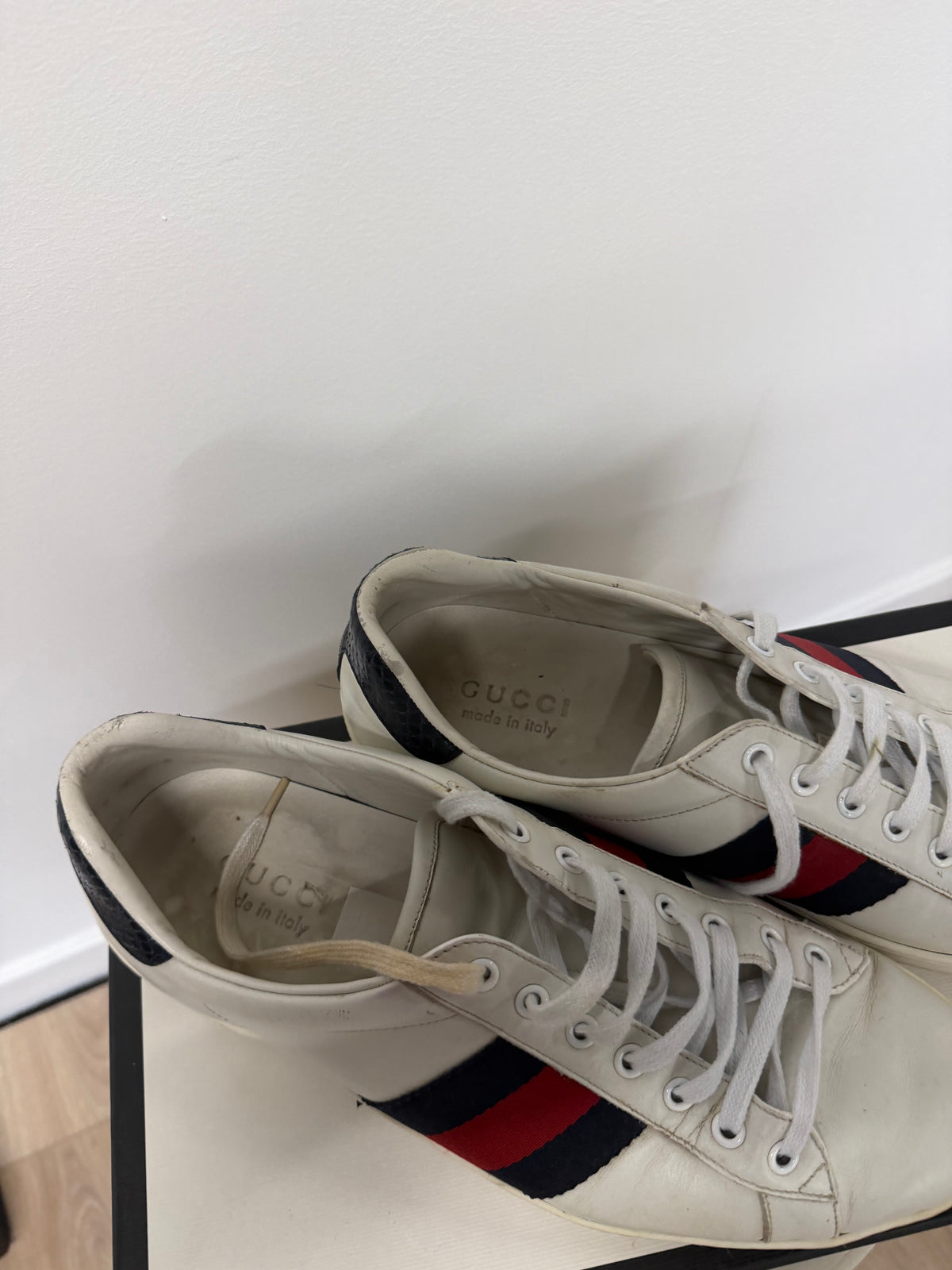 Preloved Gucci Ace low-top Trainers EU 44 - UK 9.5 White, featuring the signature blue and red web stripe
