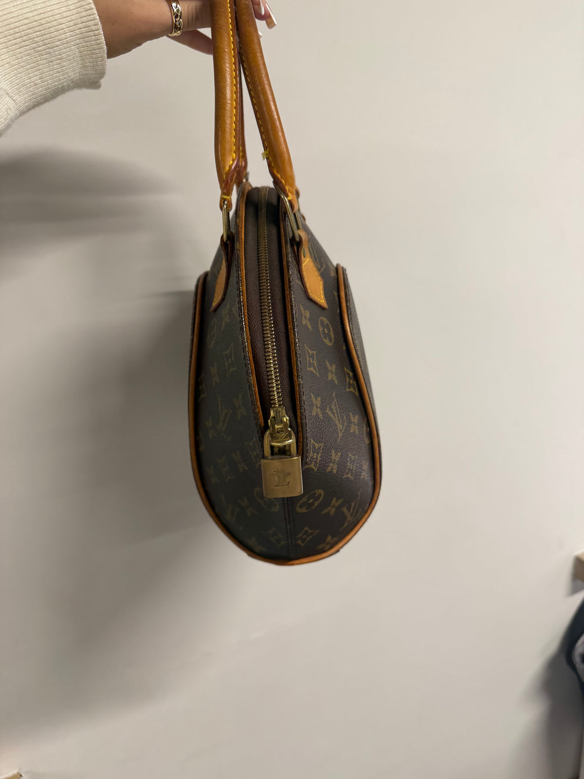 Preloved Louis Vuitton Handbag Monogram Canvas