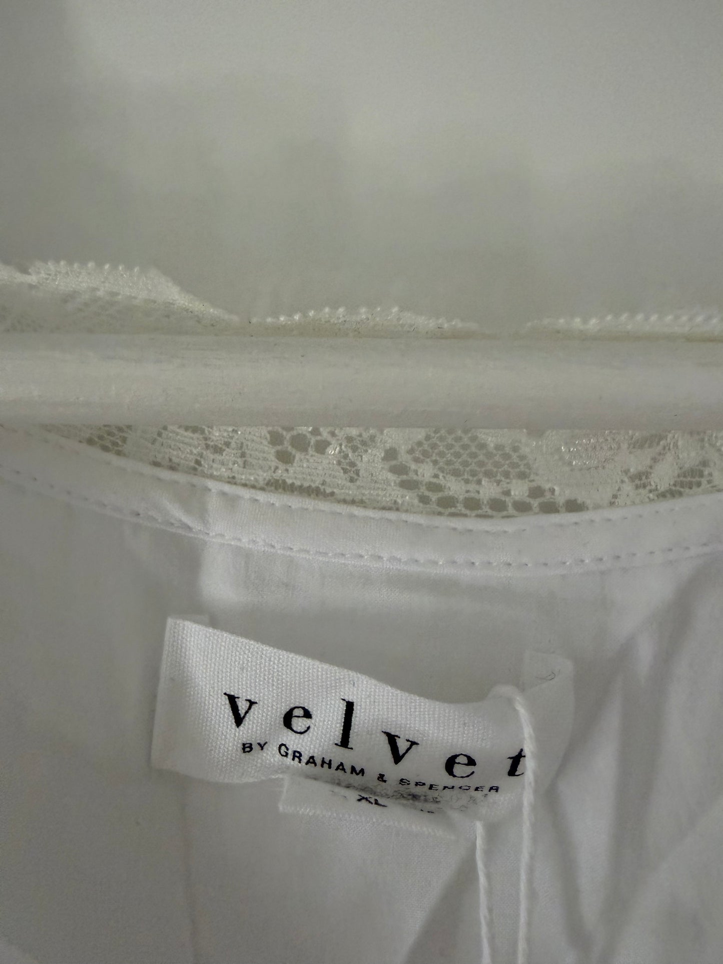 Pre-Loved White Velvet by Graham & Spencer Top, XL
