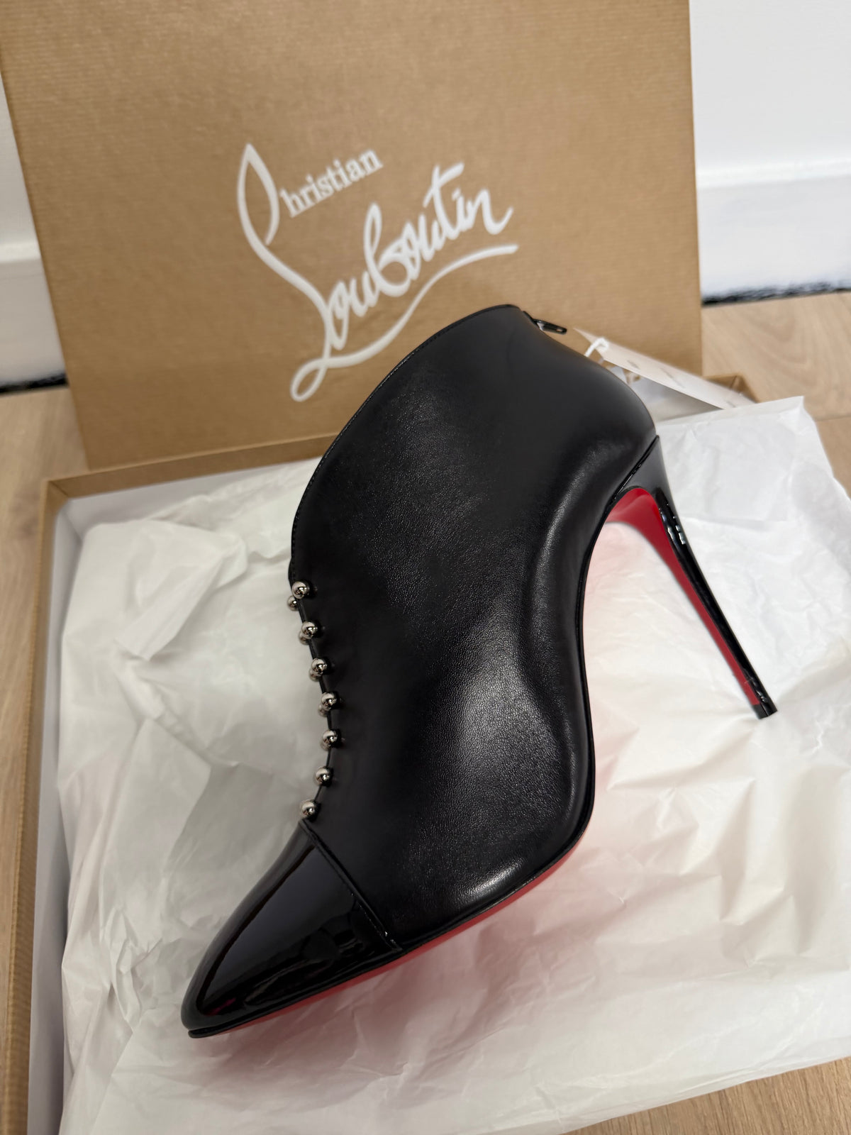 Preloved Christian Louboutin heels Size 5.5 Black with patent toe