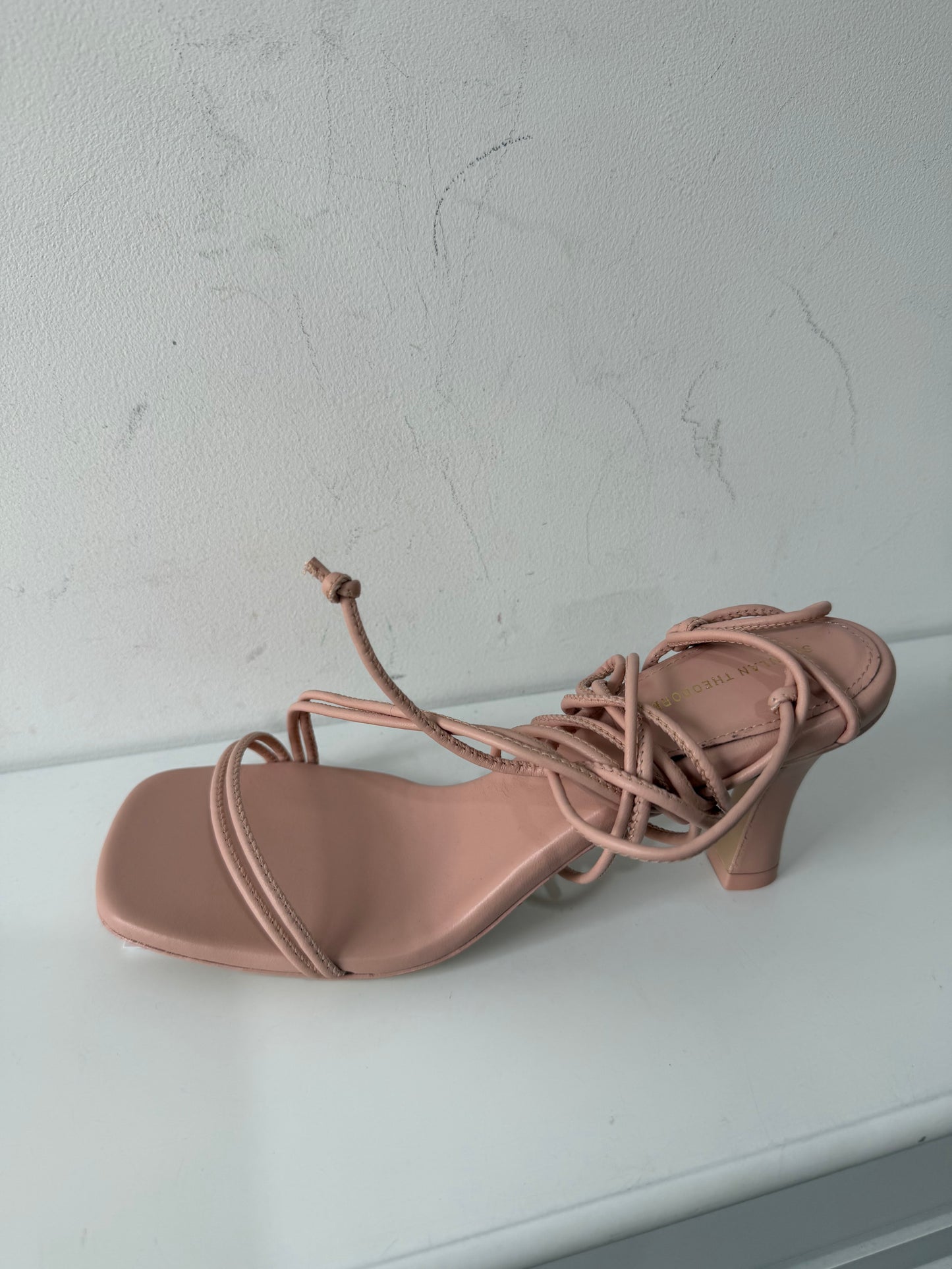 Preloved BRAND NEW Scanlan Theodore Heels Size 37 UK 4 Dusky Pink