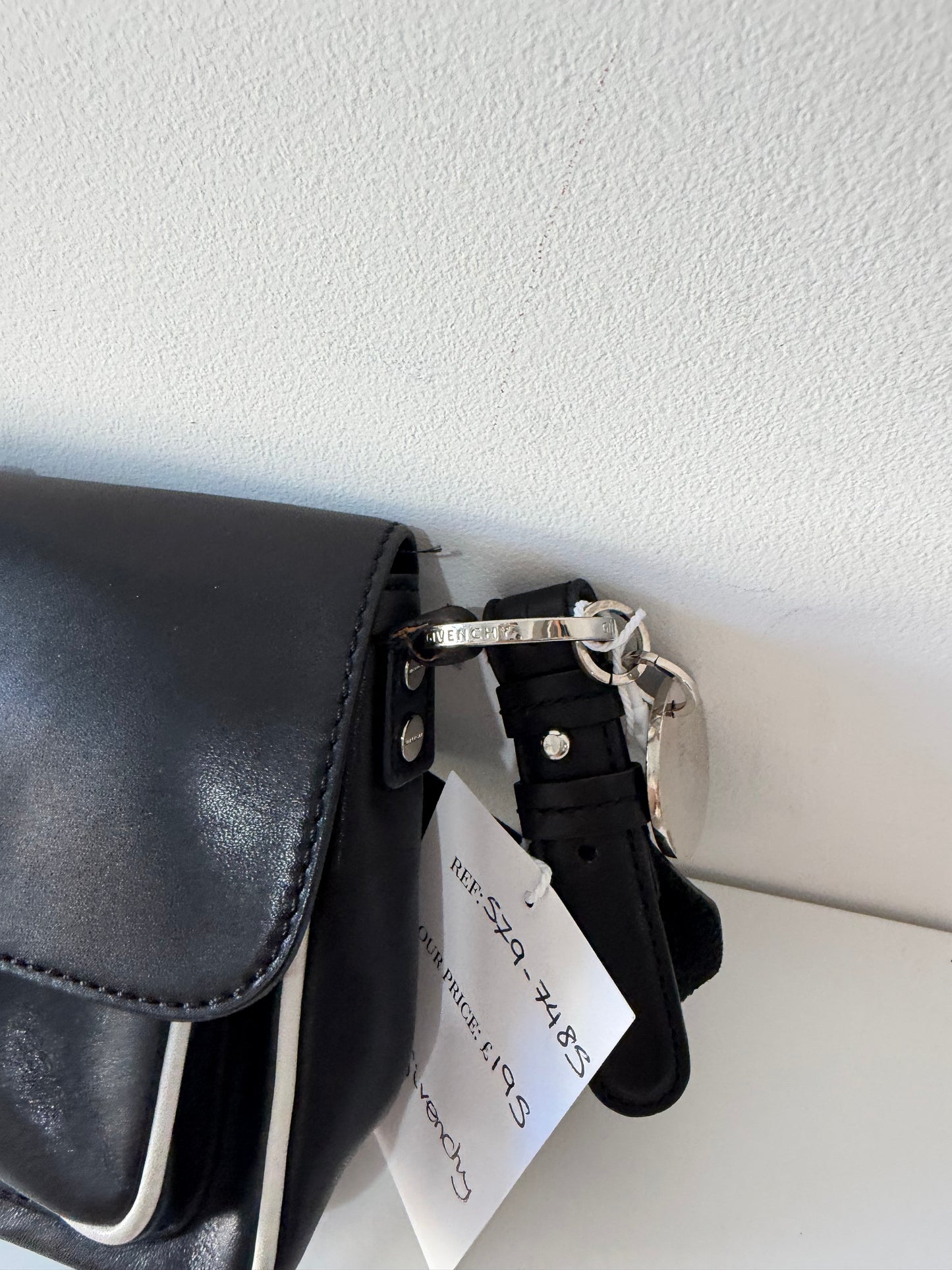 Pre-owned, Black Givenchy Shoulder Bag