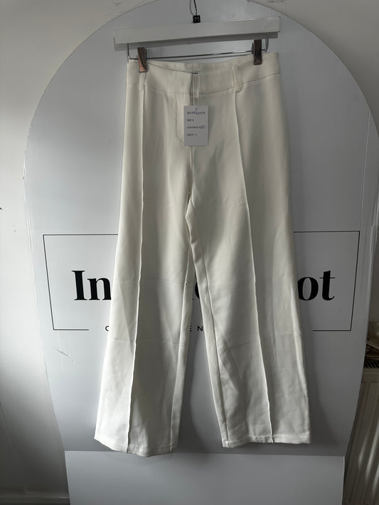 White Venderby’s Trousers, Size M