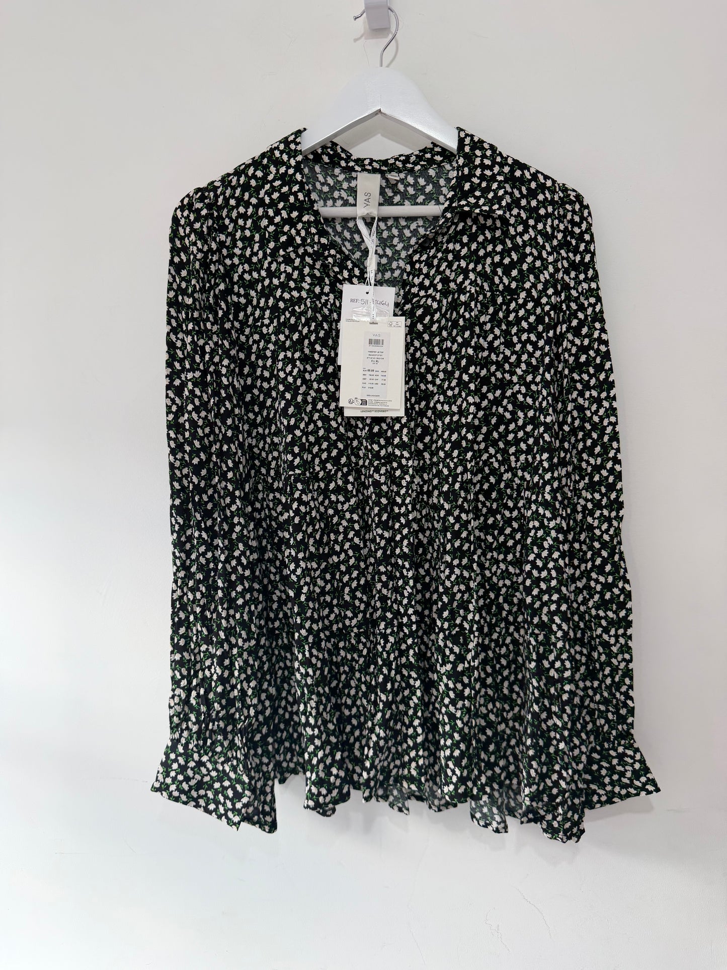 Preloved Black Floral YAS Blouse, BNWT XL