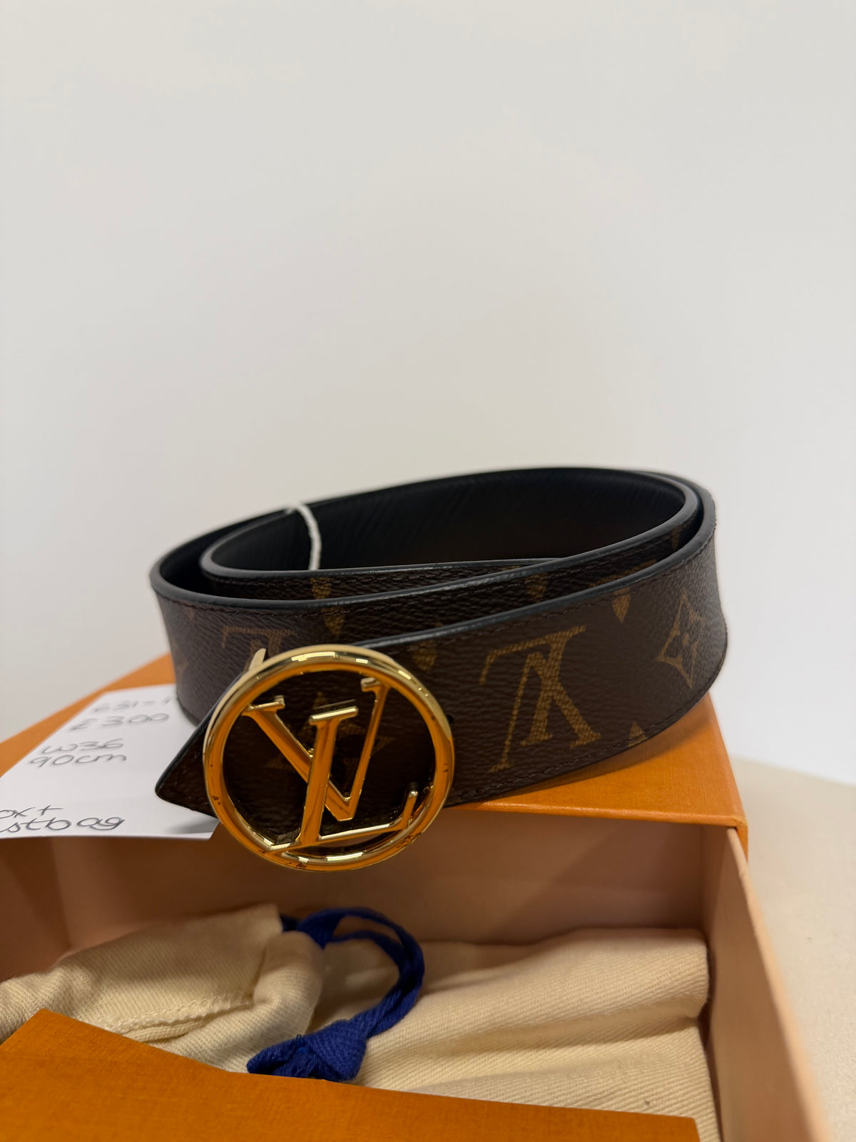 Preloved UNISEX Louis Vuitton Reversible Belt Size 90cm 36 Inches Black and Monogram