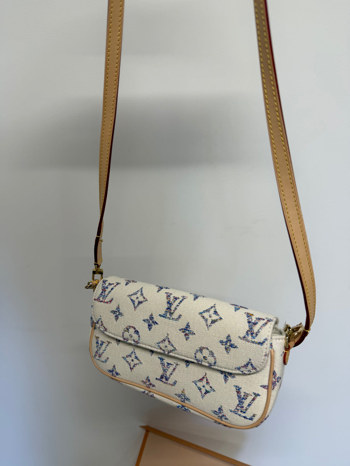 Preloved Louis Vuitton Handbag White and Multicoloured