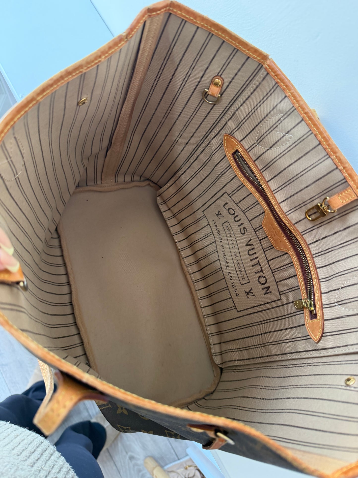 Pre-loved Monogram Neverfull MM Louis Vuitton Handbag