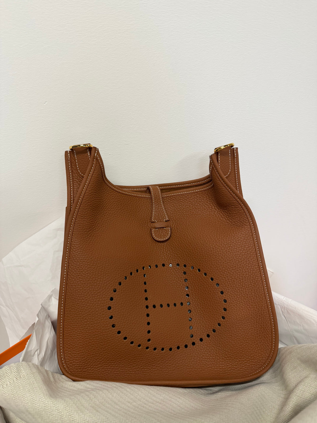 Preloved BRAND NEW Hermes Handbag 29 Gold