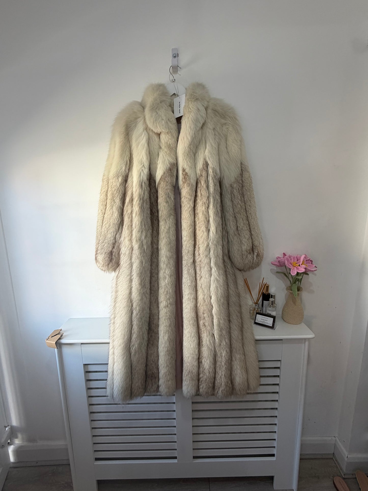 White Cream Vintage FOX FUR COAT, Size 10-12