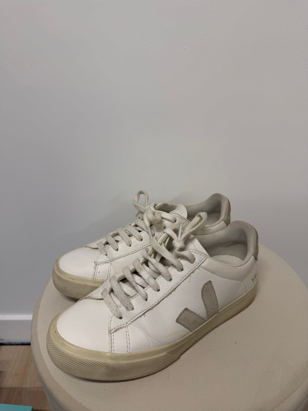 Preloved Veja Trainers Size 5 - 38 White