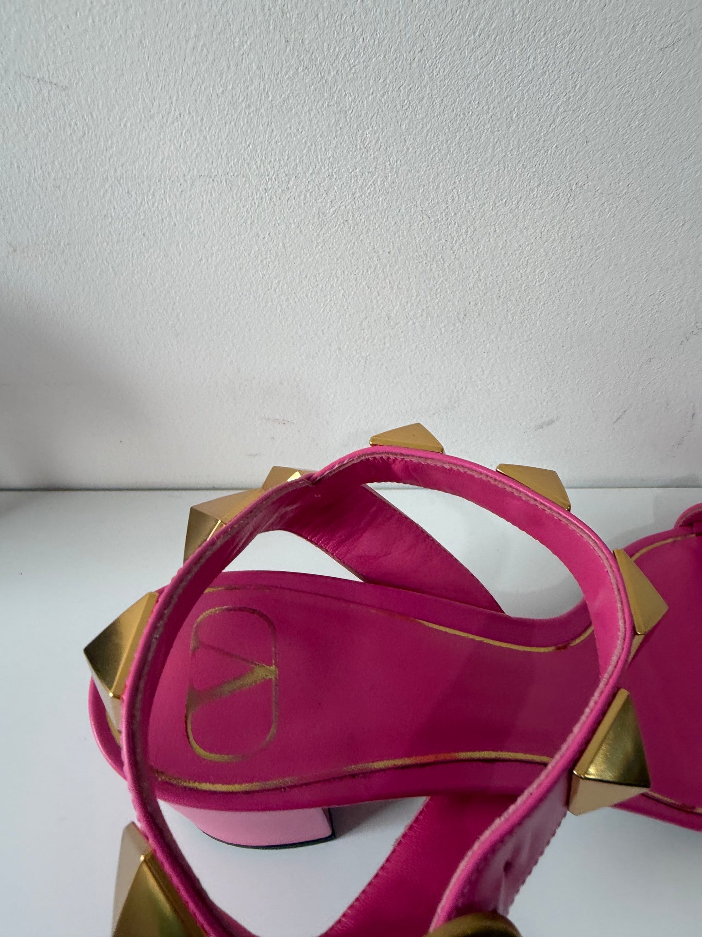Preloved, Pink with Gold hardware  Valentino Garavani Heels, Size 39 - UK 6