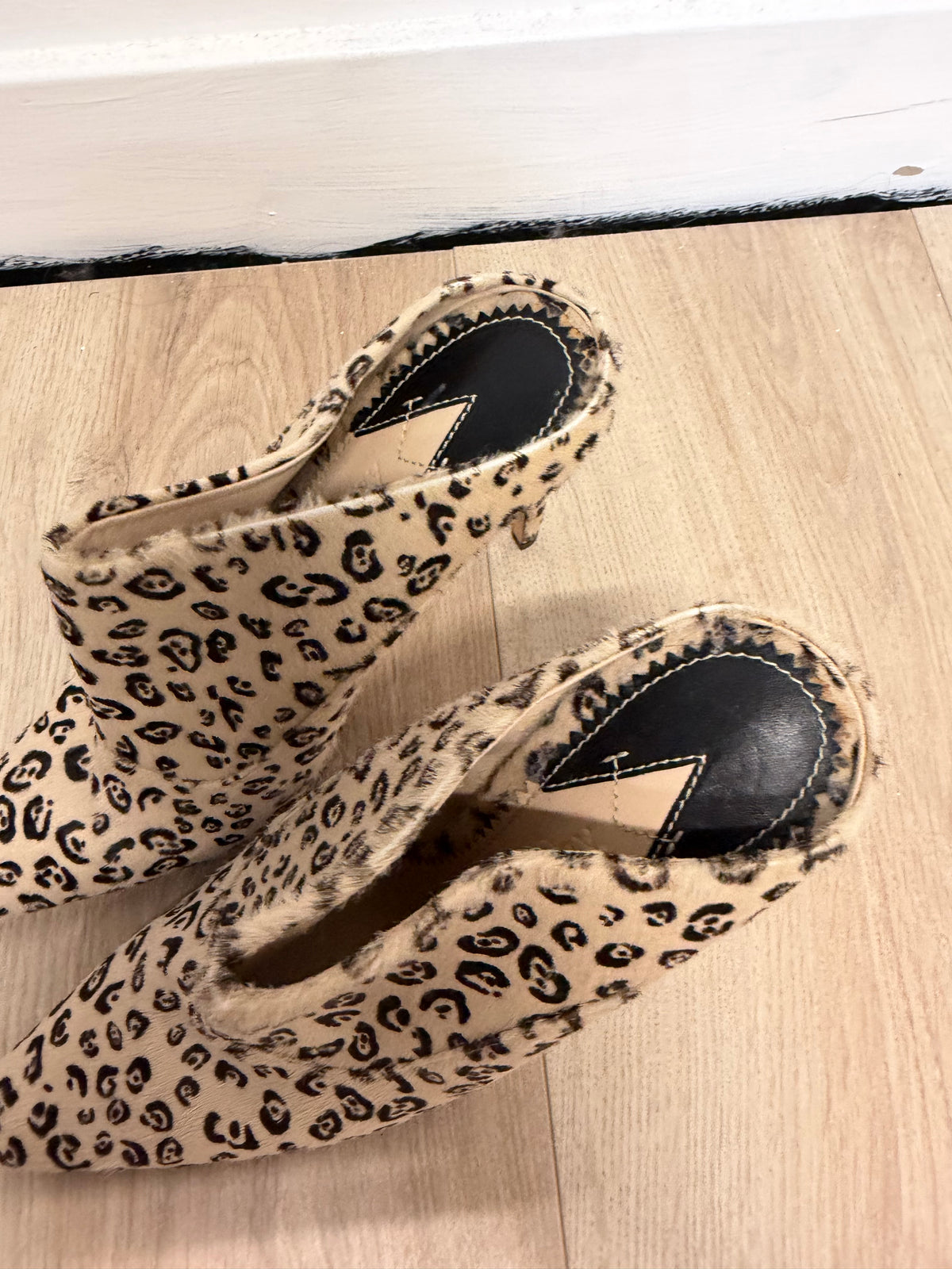 Preloved Altuzarra Heels Size 5 Leopard Print