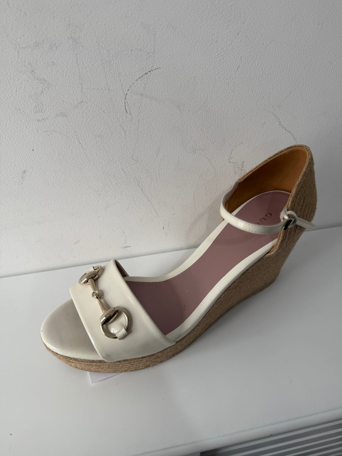 Preloved BRAND NEW Gucci Size 6 - 39 White Horsebit