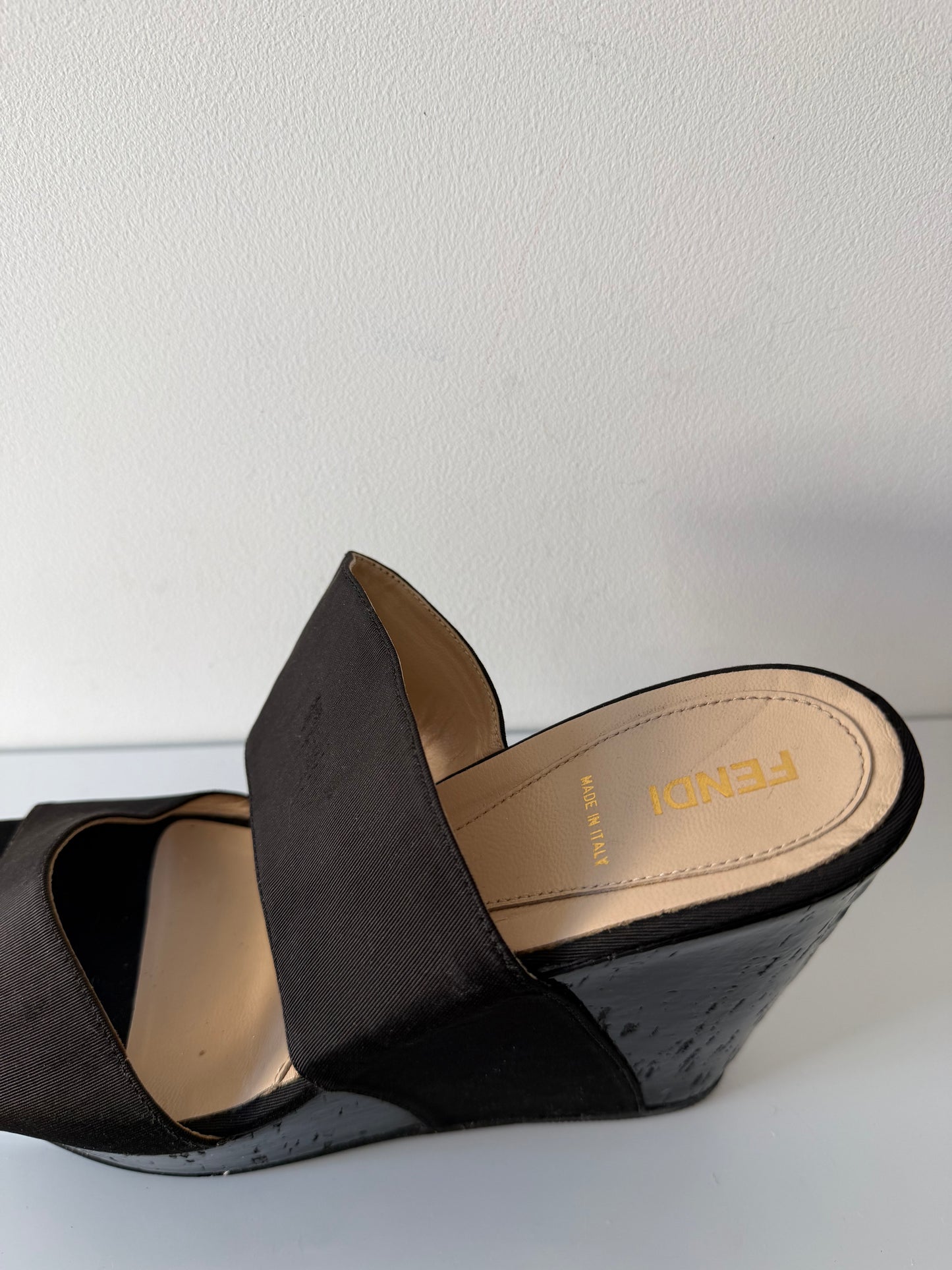 Pre-owned black Fendi Platform pumps, 39 Uk 6
