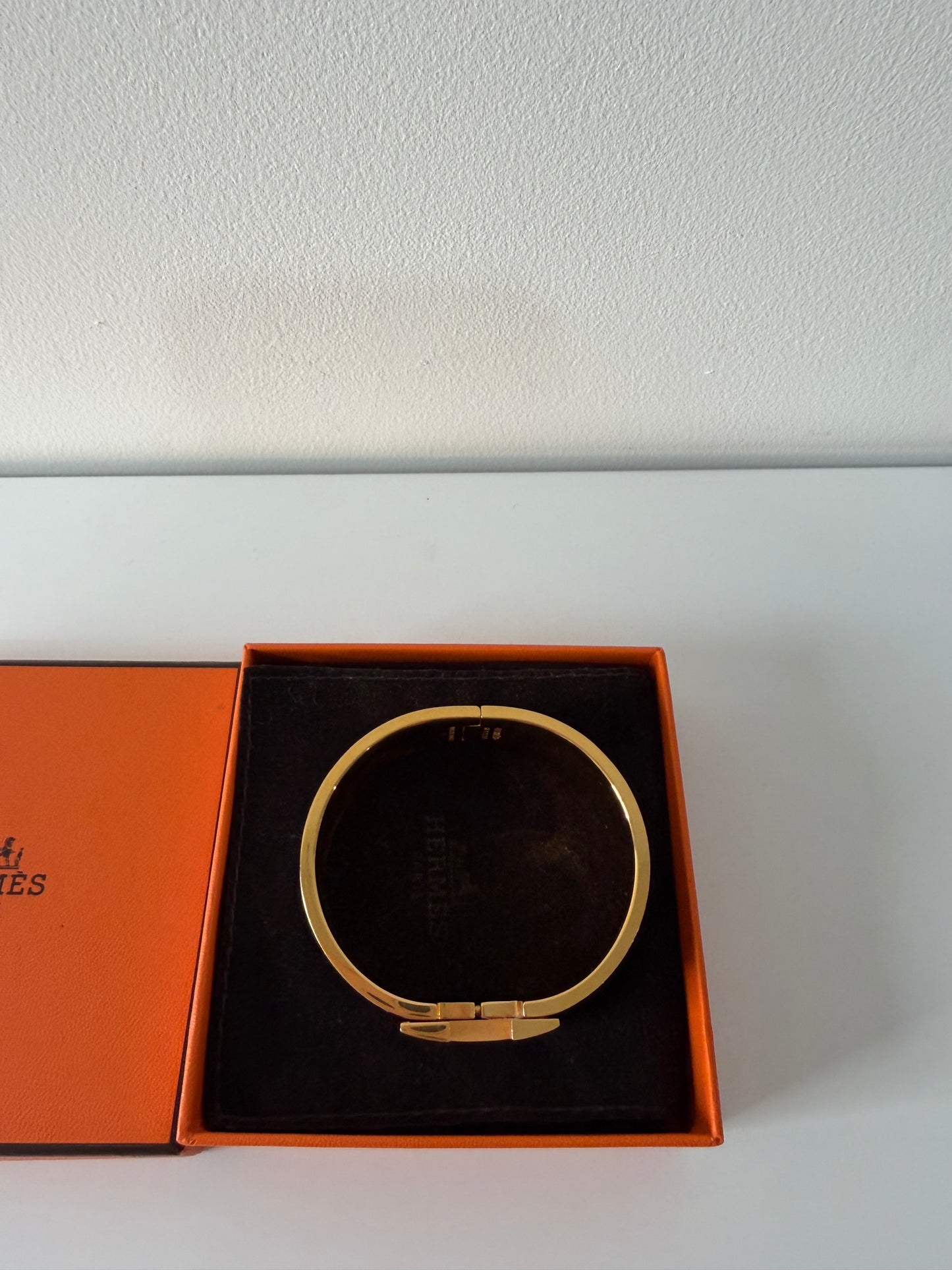 White and Gold Hermes Clic Clac Bangle, Size XS Boxed