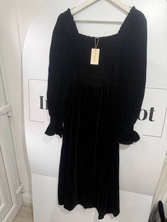Black velvet Aspiga Dress, Medium