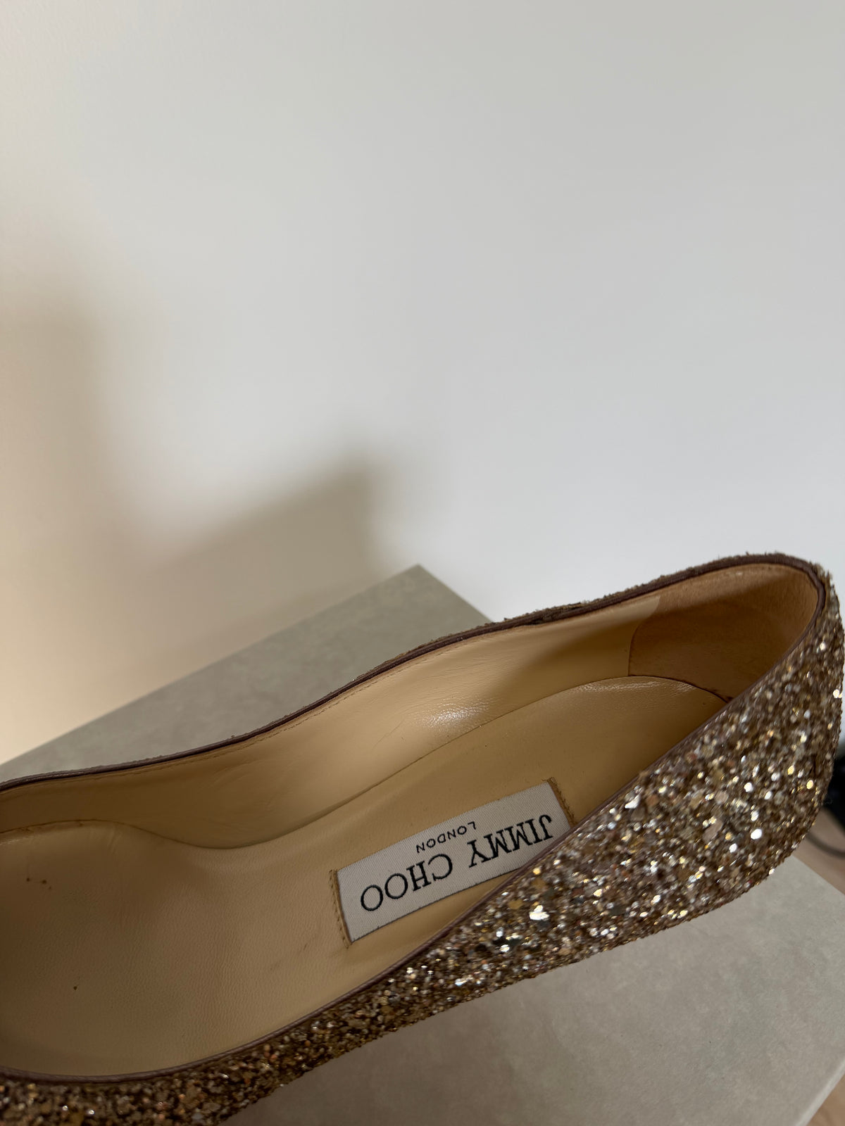Preloved Jimmy Choo Heels Size 7 Gold Sequin